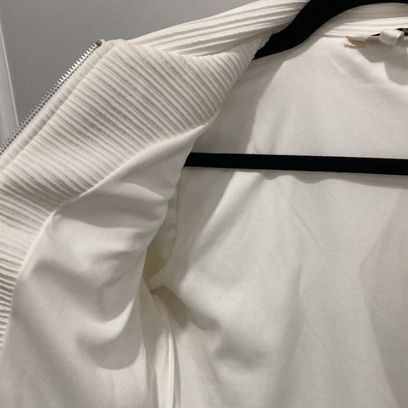 Cropped Bomber White Jacket - Picture 10 of 11